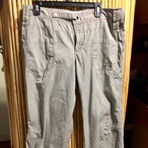 Women’s Columbia size 16 khaki light weight pants